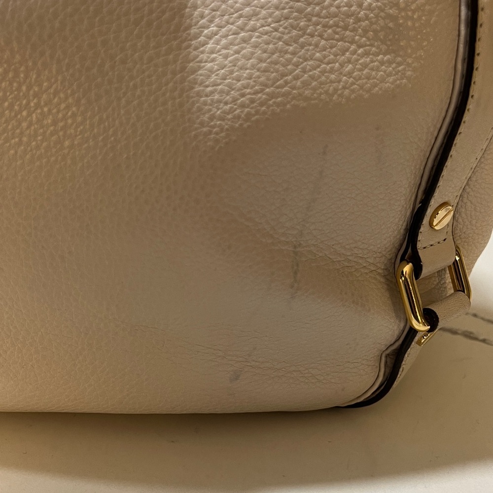 Michael Kors Cream Shoulder Bag with Gold Accents - Picture 10 of 13